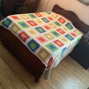EUC Handmade Multicolor Crocheted Granny Squares Afghan - Full Size